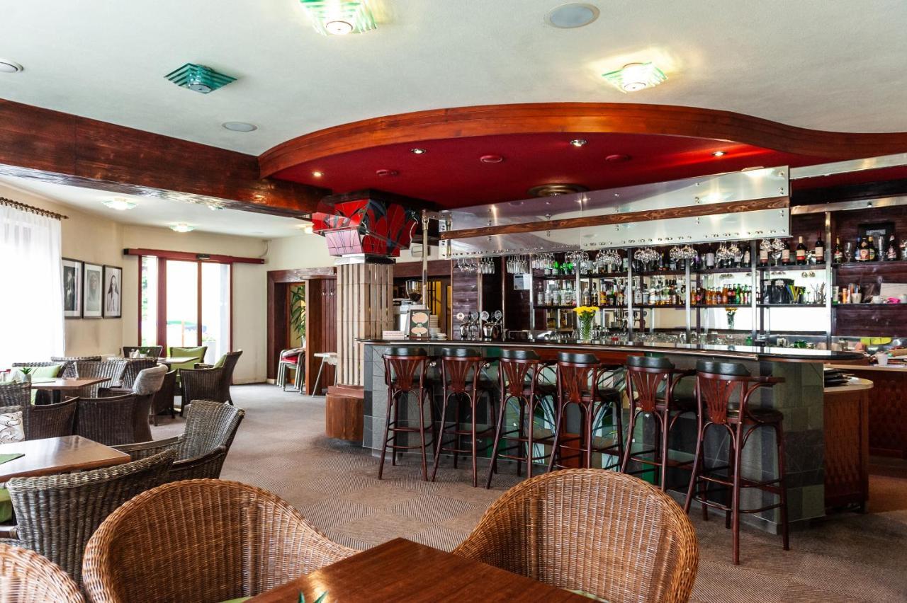 Hotel Acko Ruzomberok Extérieur photo
