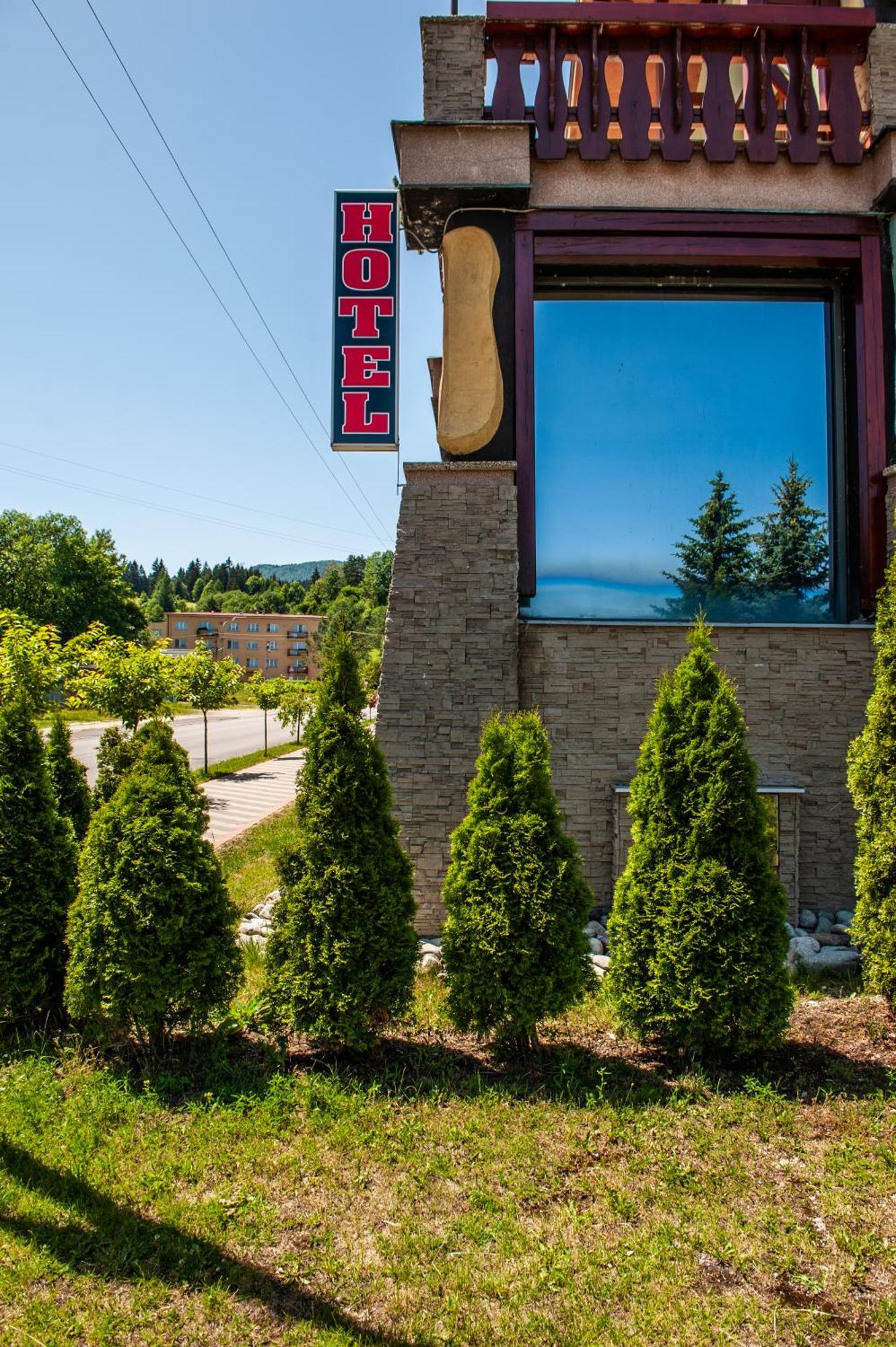 Hotel Acko Ruzomberok Extérieur photo